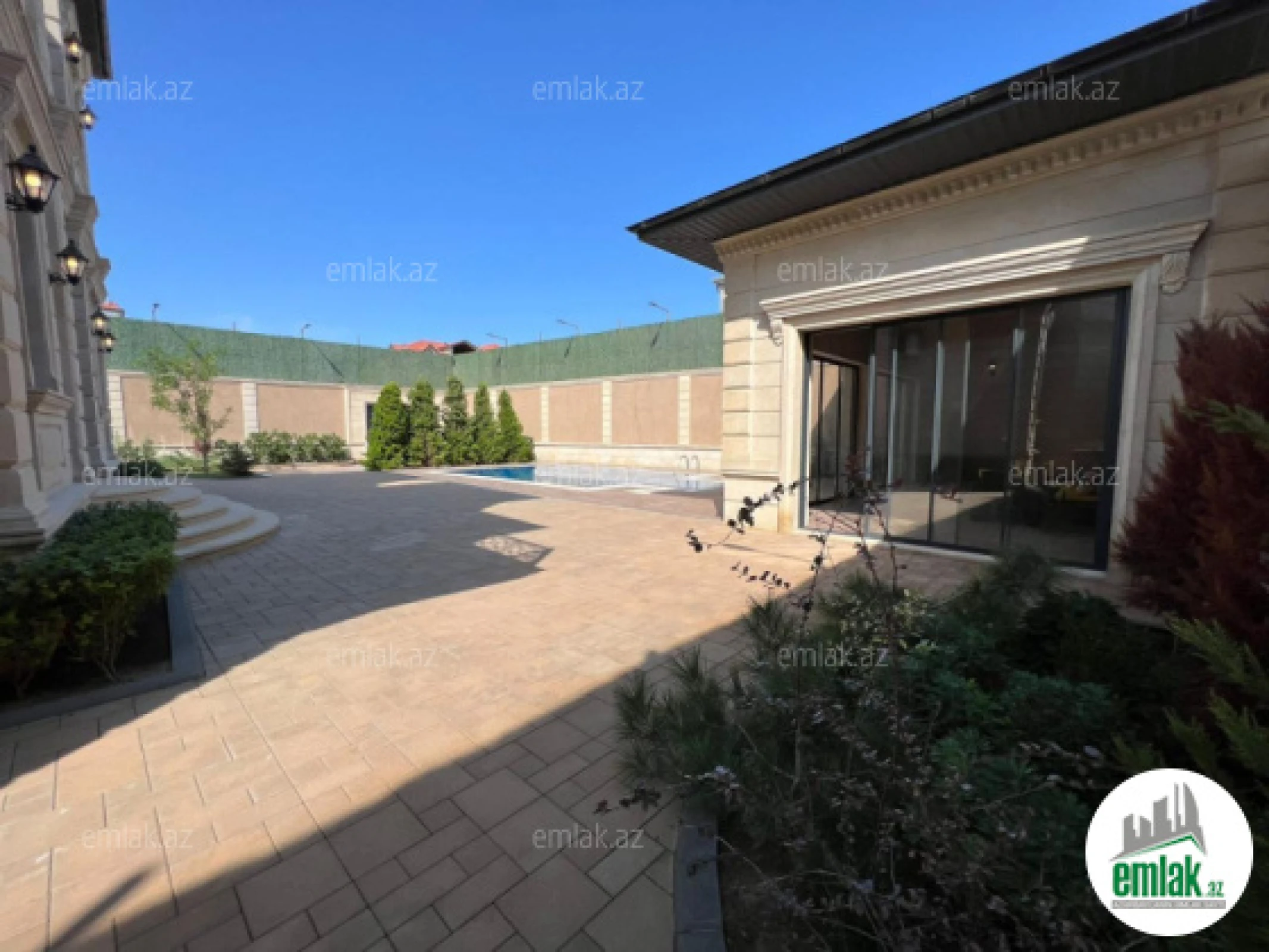 Satılır 6 otaqlı mənzil 450 m²