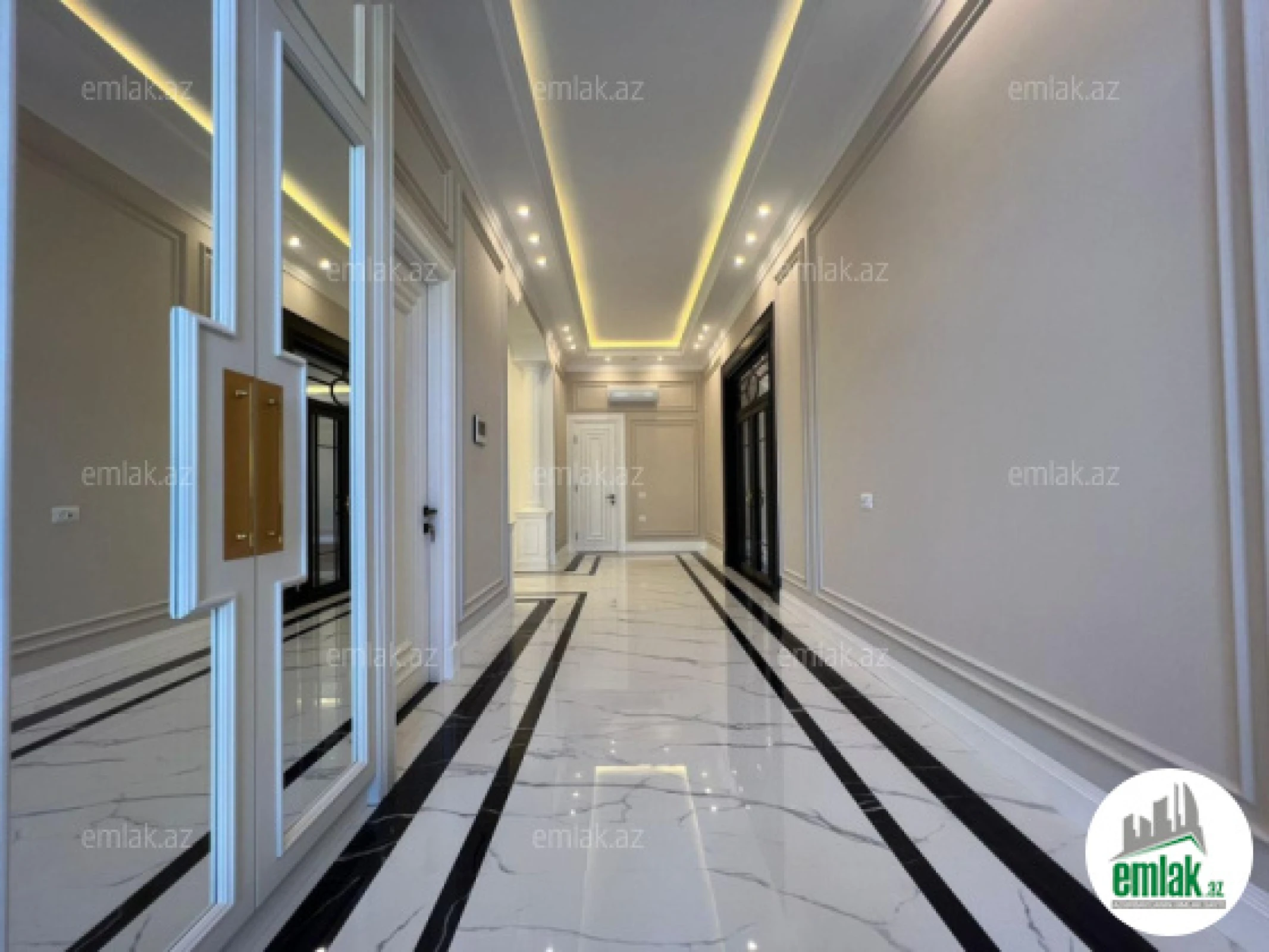 Satılır 6 otaqlı mənzil 450 m²