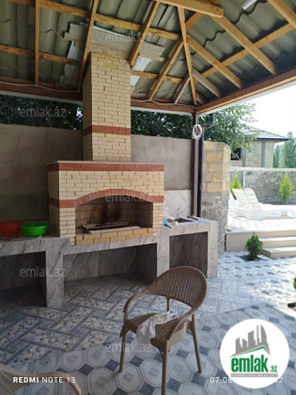 Satılır 5 otaqlı mənzil 250 m²