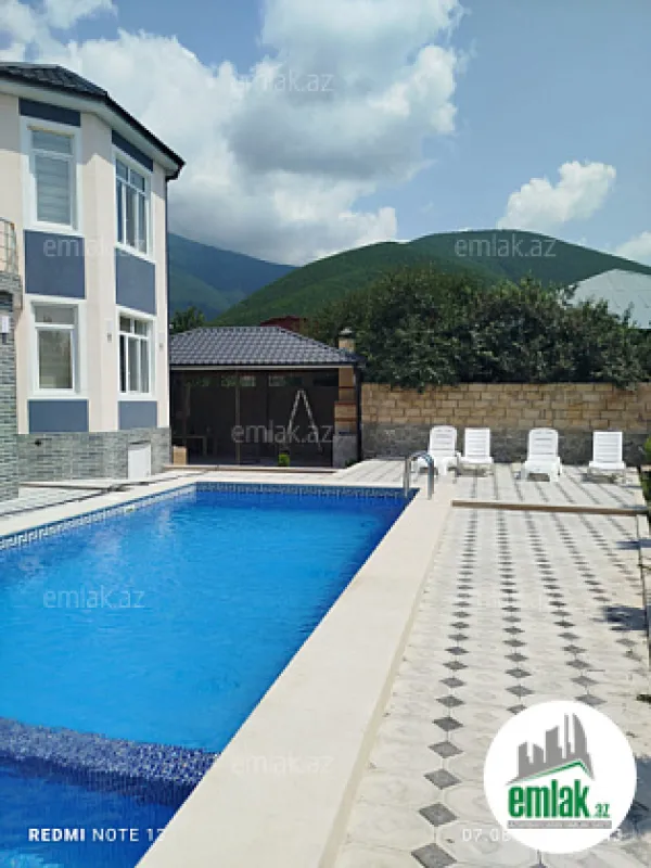 Satılır 5 otaqlı mənzil 250 m²