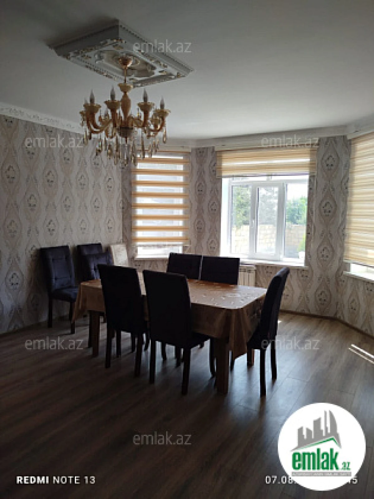 Satılır 5 otaqlı mənzil 250 m²