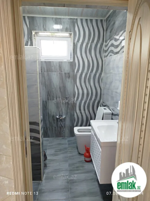 Satılır 5 otaqlı mənzil 250 m²