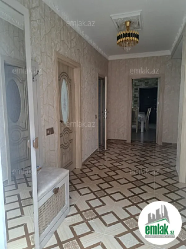 Satılır 5 otaqlı mənzil 250 m²