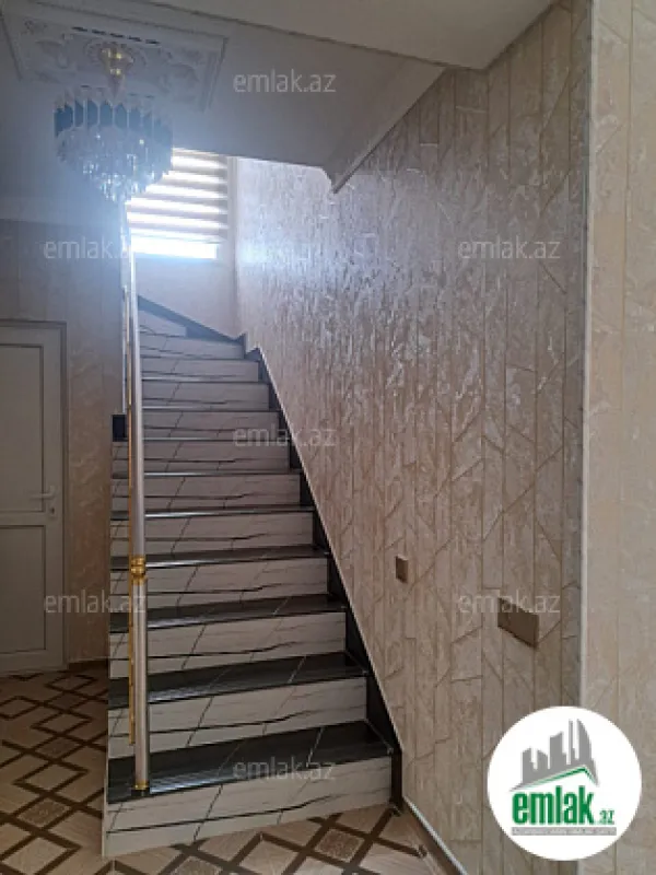 Satılır 5 otaqlı mənzil 250 m²
