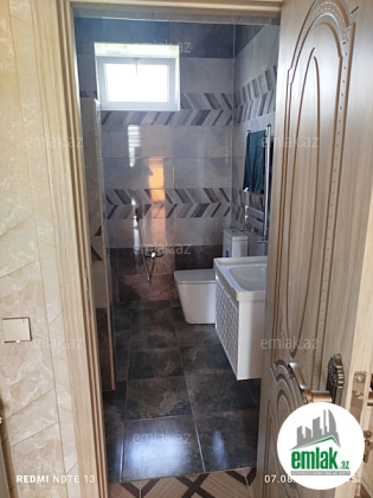 Satılır 5 otaqlı mənzil 250 m²