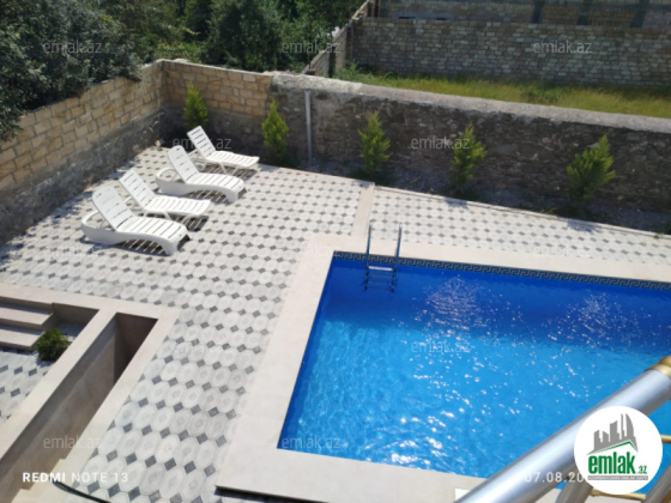 Satılır 5 otaqlı mənzil 250 m²