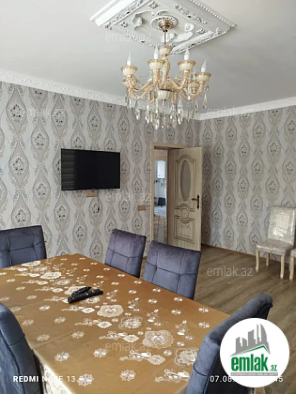 Satılır 5 otaqlı mənzil 250 m²