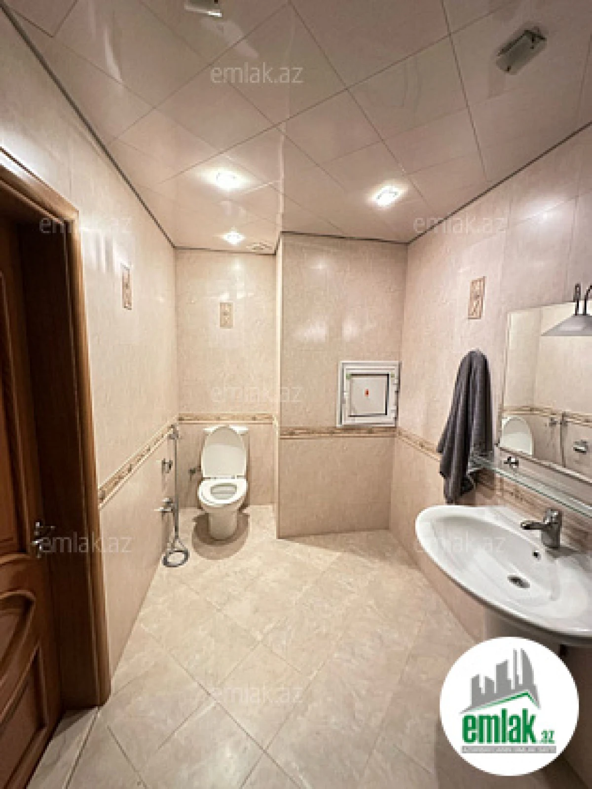 Satılır 3 otaqlı yeni tikili 135 m²