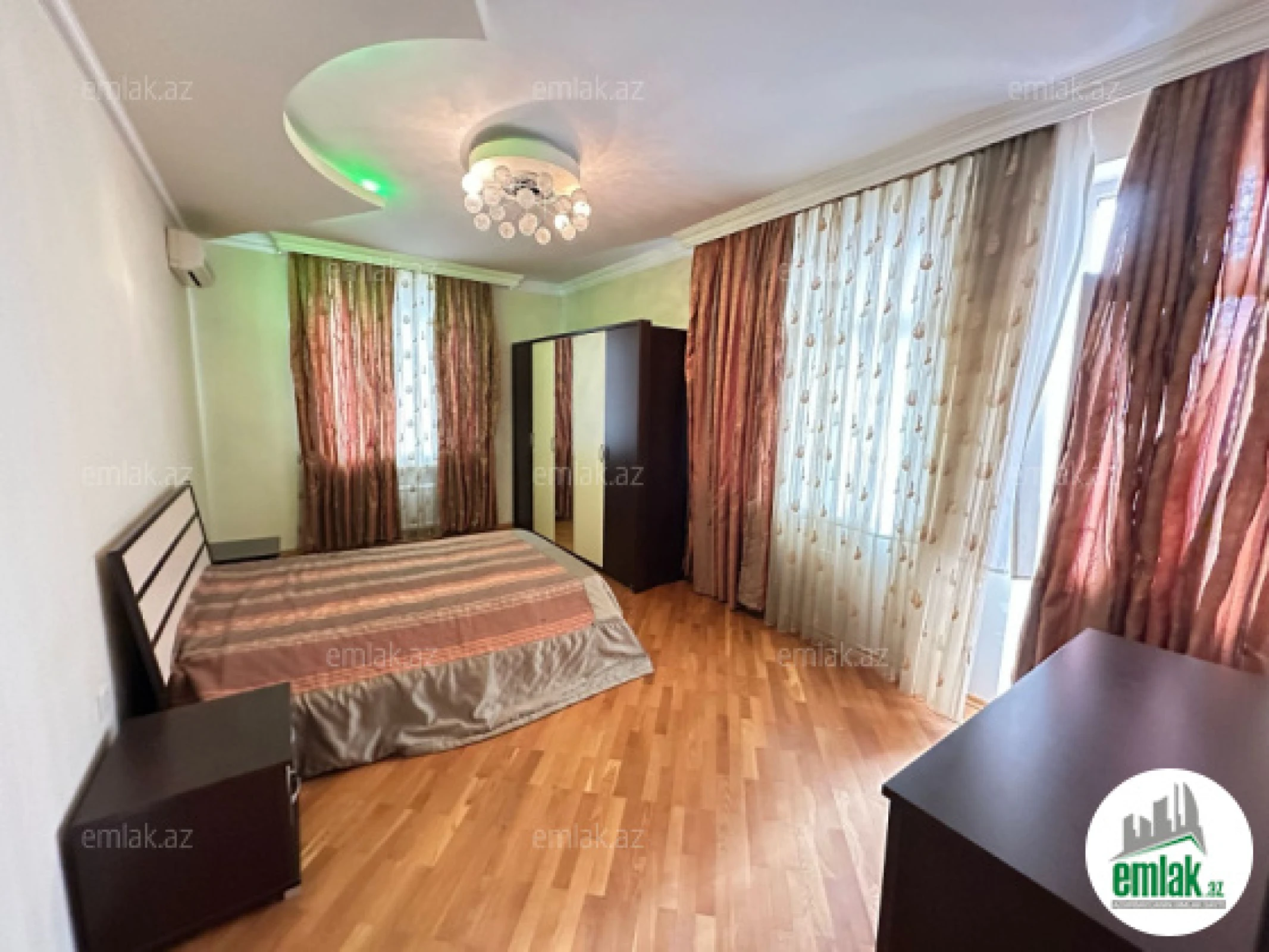 Satılır 3 otaqlı yeni tikili 135 m²