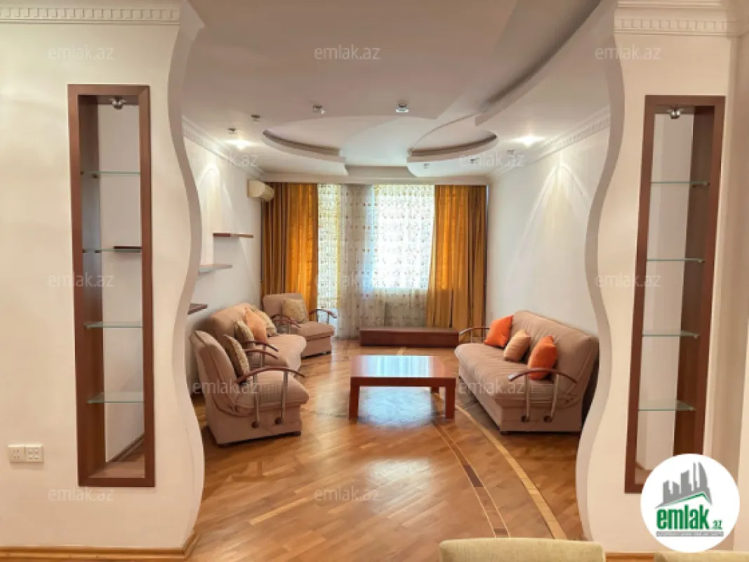 Satılır 3 otaqlı yeni tikili 135 m²