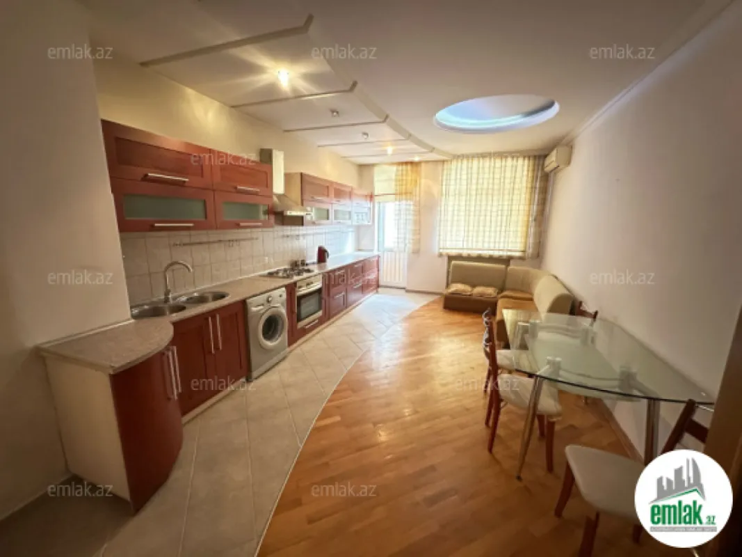 Satılır 3 otaqlı yeni tikili 135 m²