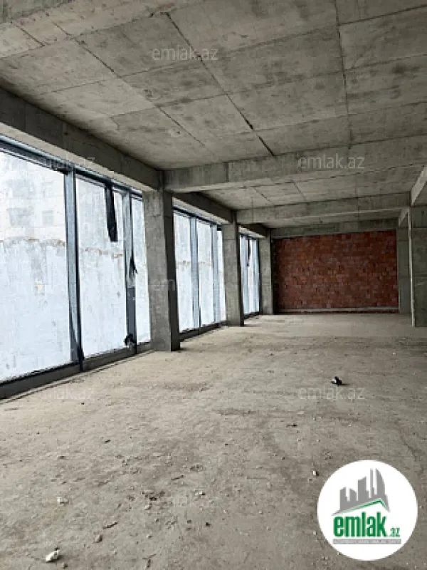 Satılır 1 otaqlı obyekt 300 m²