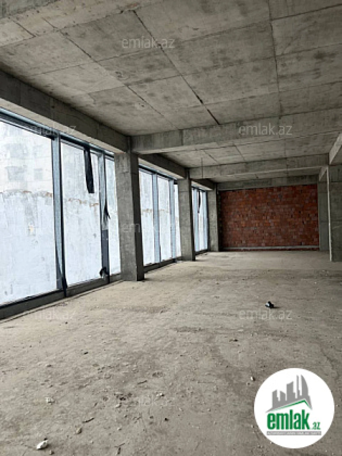 Satılır 1 otaqlı obyekt 700 m²