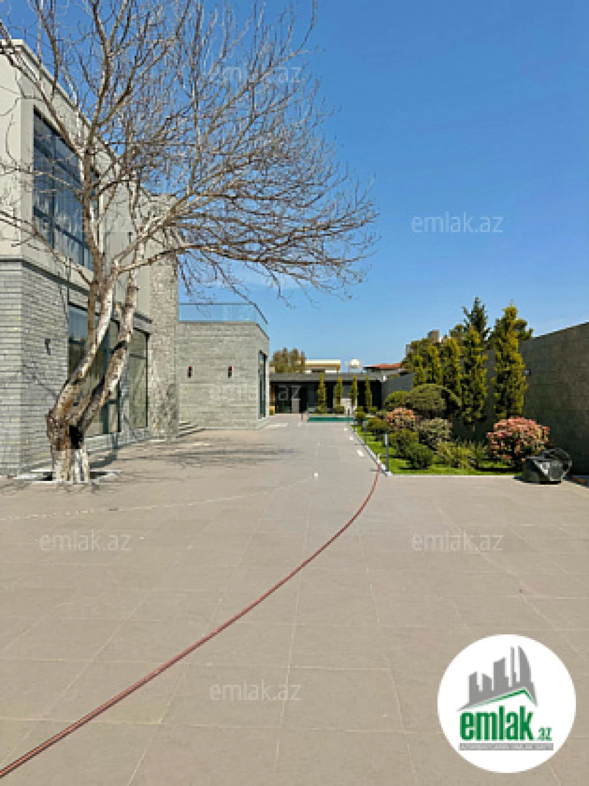 Satılır 5 otaqlı mənzil 500 m²