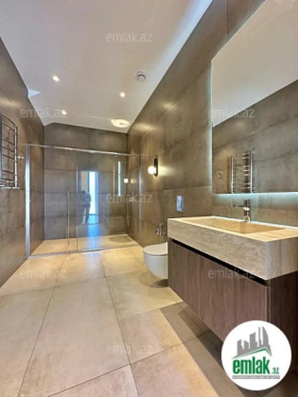 Satılır 5 otaqlı mənzil 500 m²