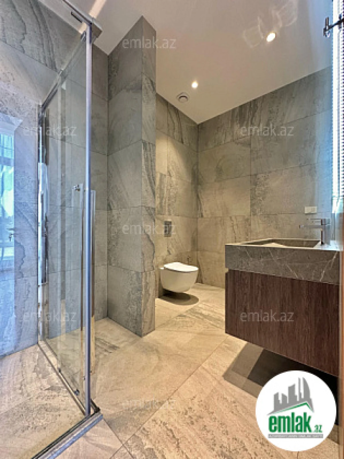 Satılır 5 otaqlı mənzil 500 m²