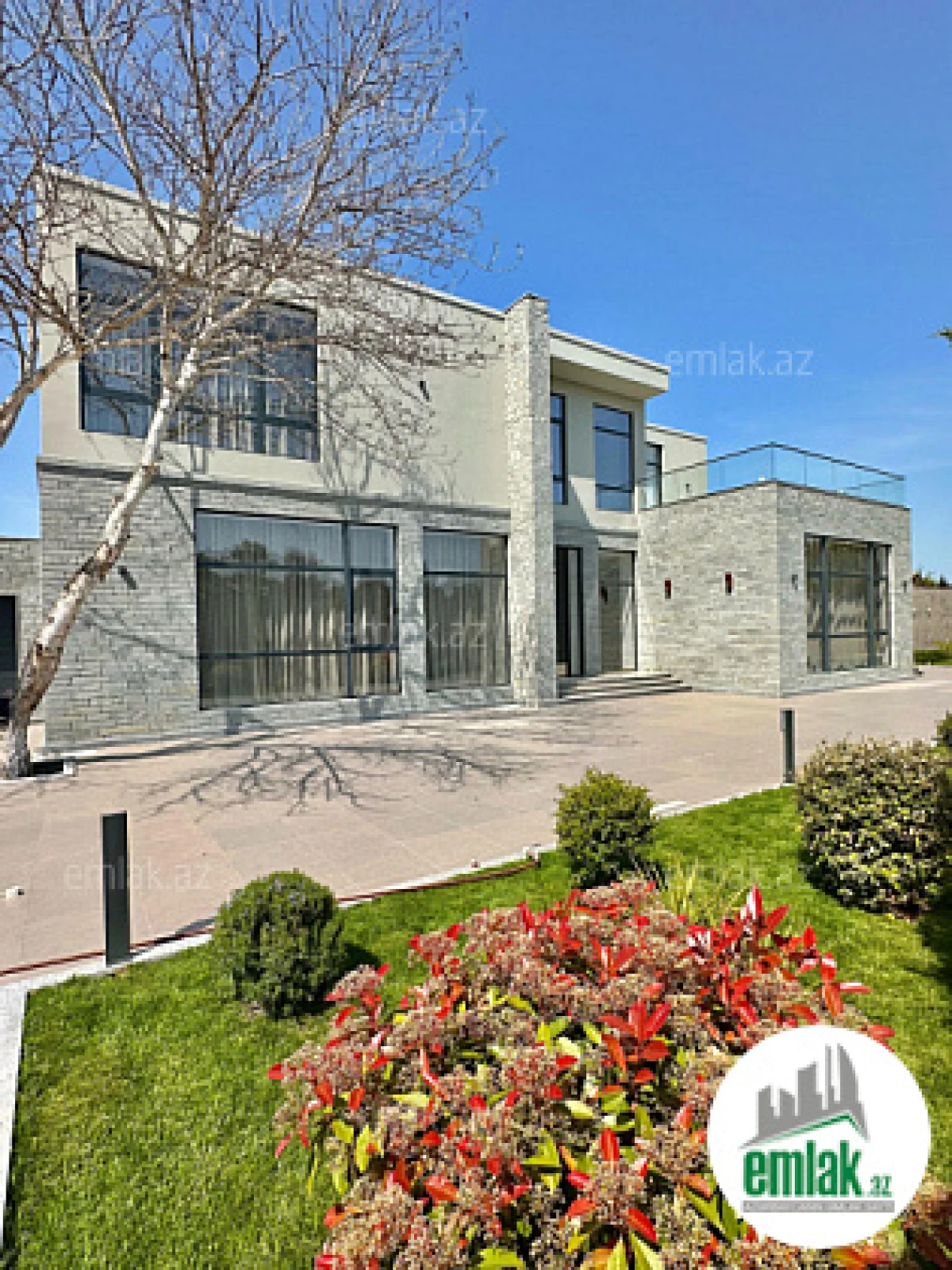 Satılır 5 otaqlı mənzil 500 m²