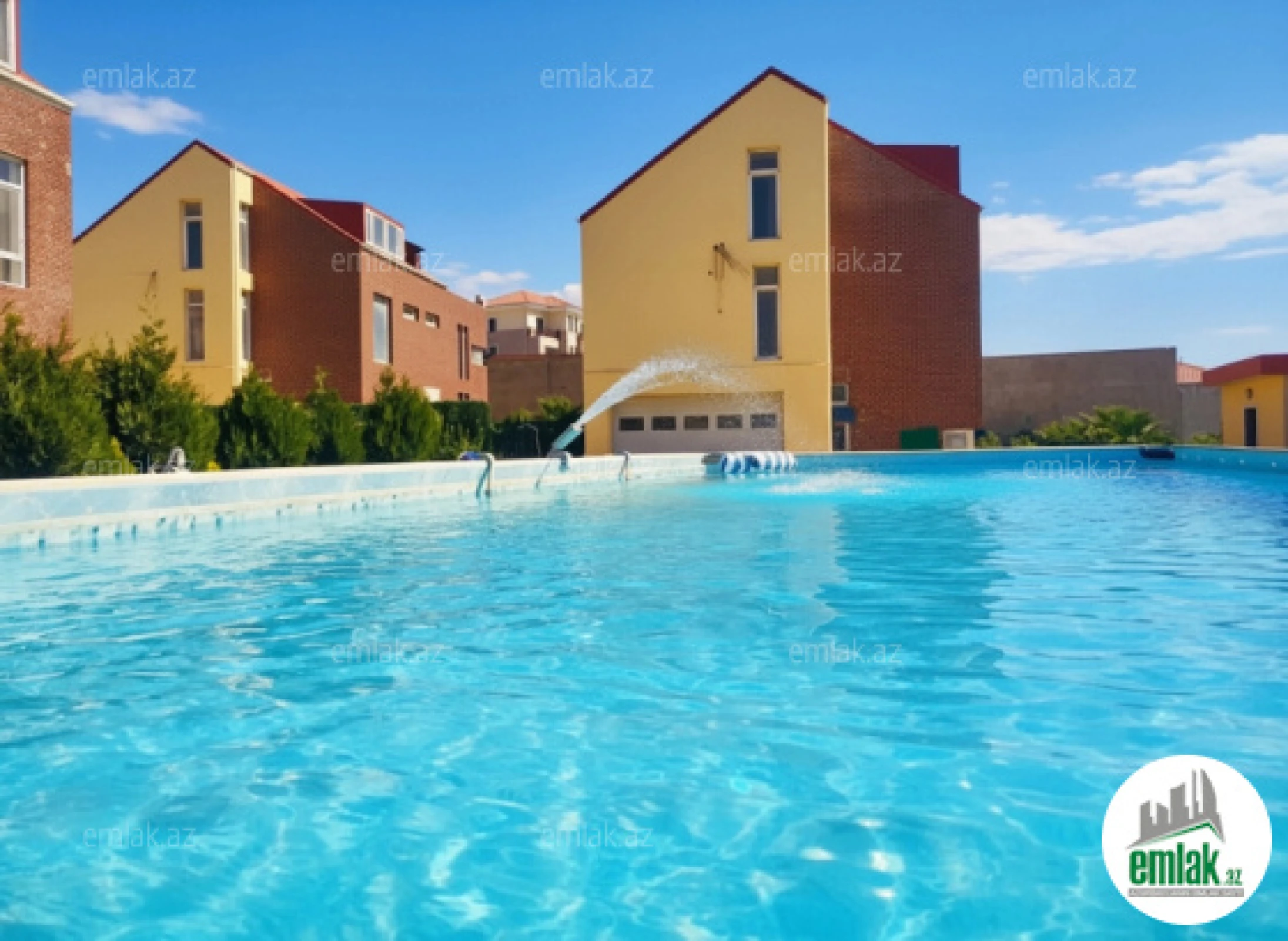 Satılır 7 otaqlı həyət evi 450 m²