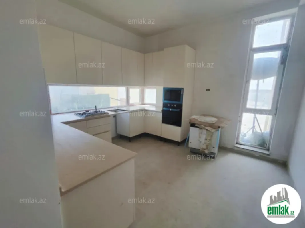 Satılır 7 otaqlı həyət evi 450 m²