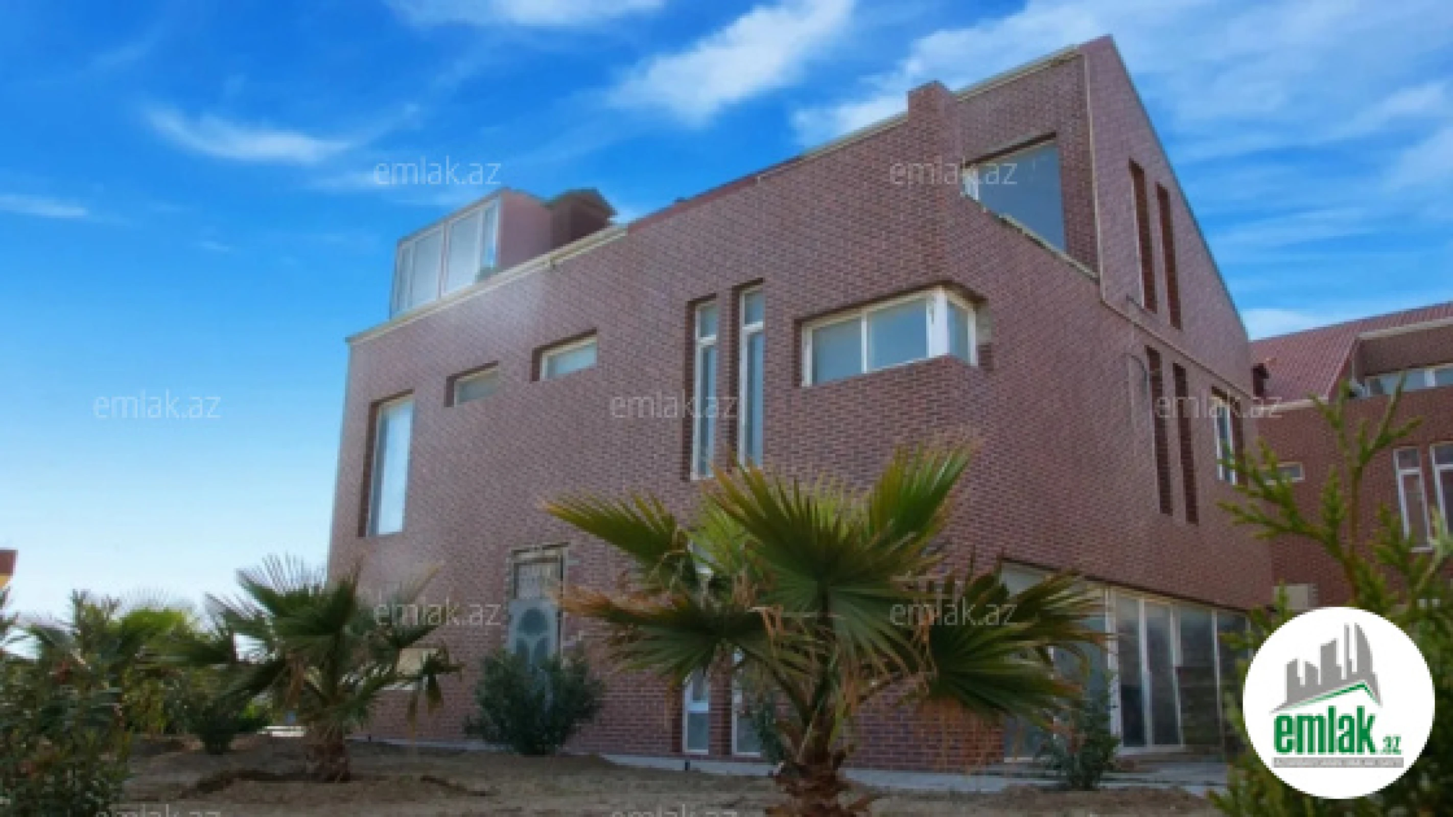 Satılır 7 otaqlı həyət evi 450 m²