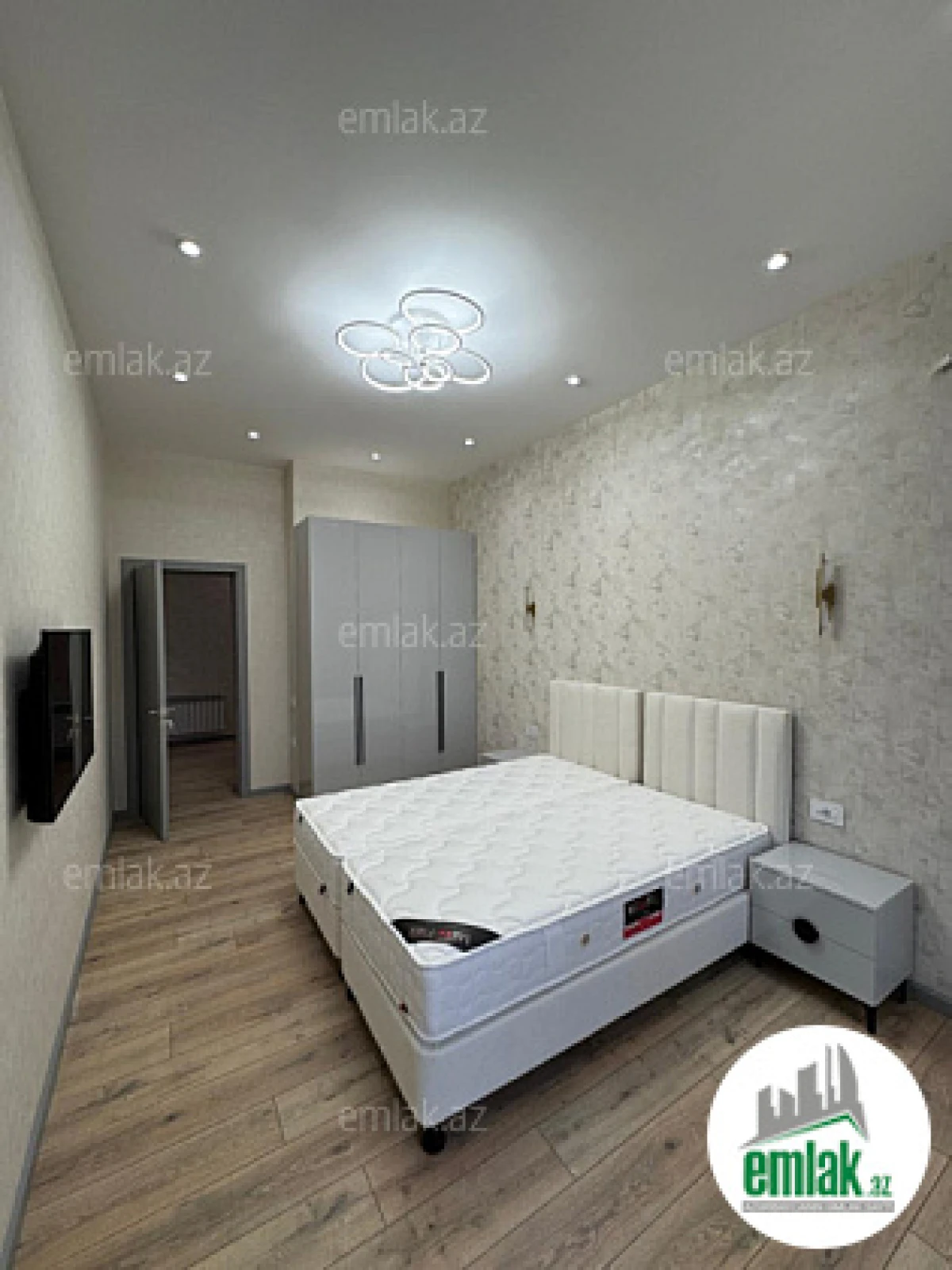 Satılır 2 otaqlı yeni tikili 89 m²