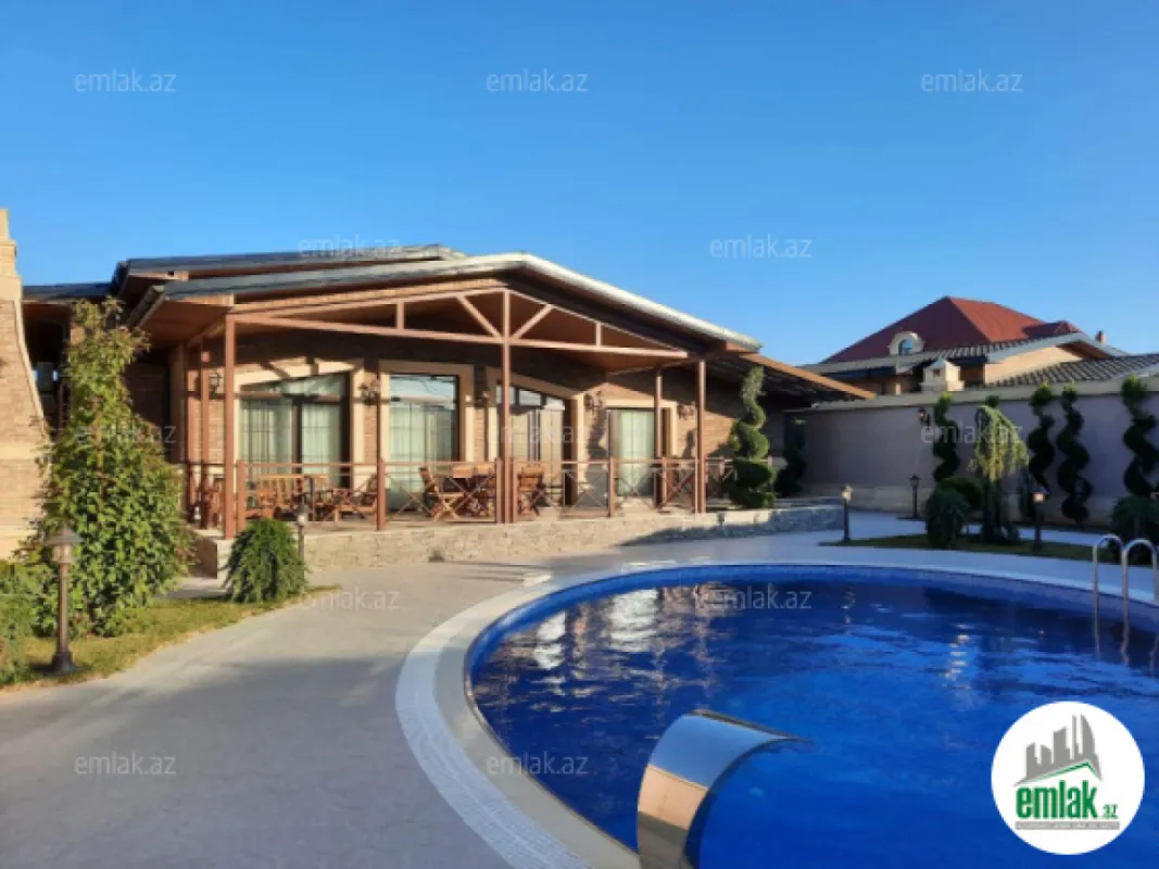 Satılır 4 otaqlı mənzil 220 m²