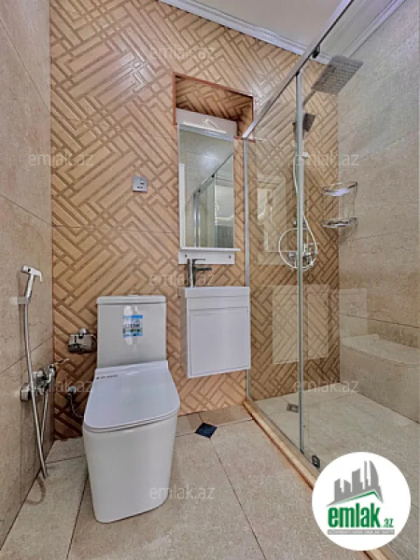 Satılır 5 otaqlı mənzil 300 m²