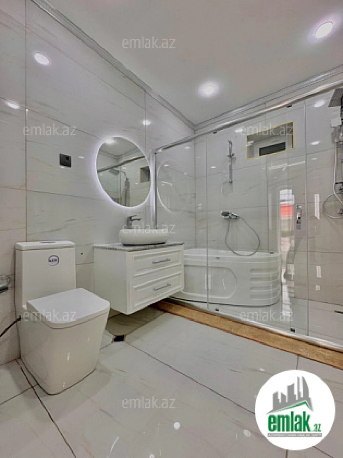 Satılır 5 otaqlı mənzil 300 m²
