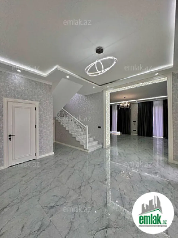 Satılır 5 otaqlı mənzil 300 m²