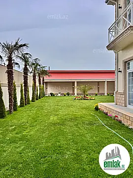 Satılır 5 otaqlı mənzil 300 m²