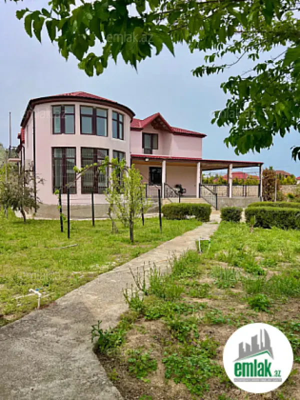 Satılır 8 otaqlı mənzil 420 m²