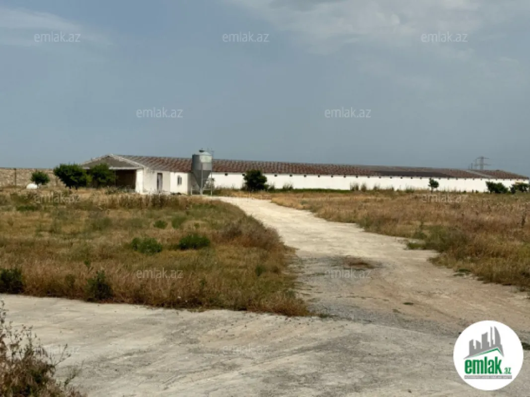 Satılır 5 otaqlı obyekt 2200 m²