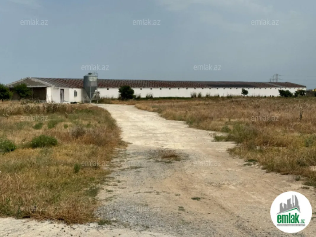 Satılır 5 otaqlı obyekt 2200 m²