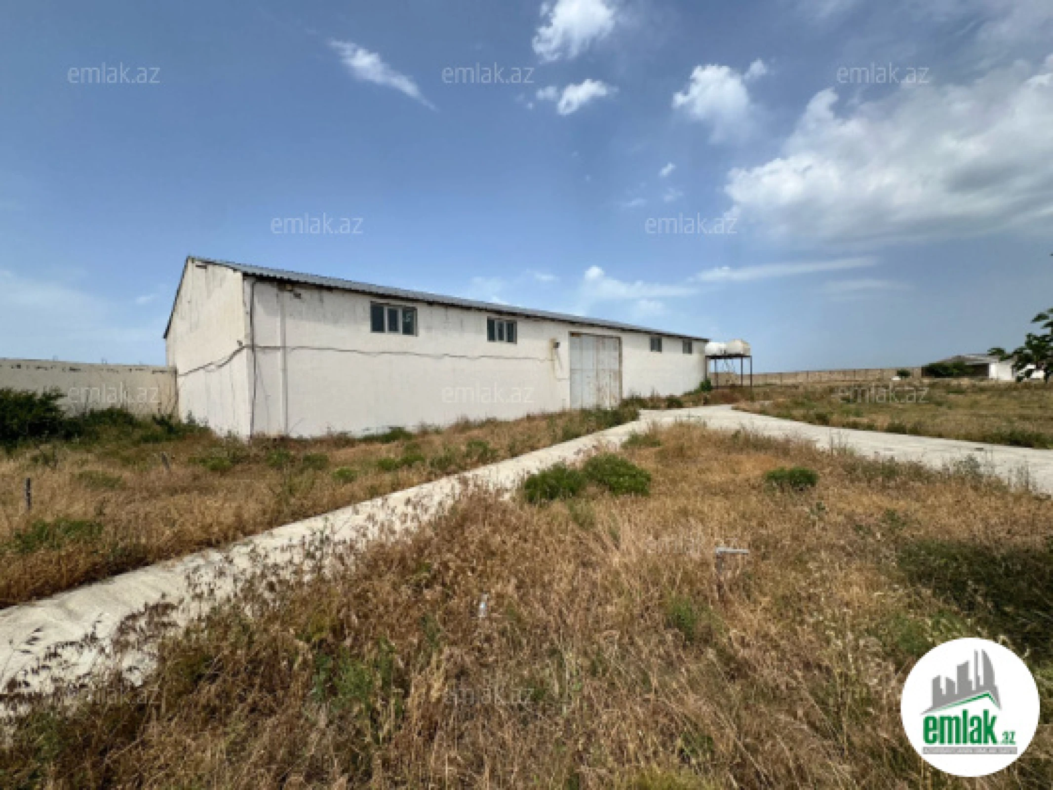 Satılır 5 otaqlı obyekt 2200 m²