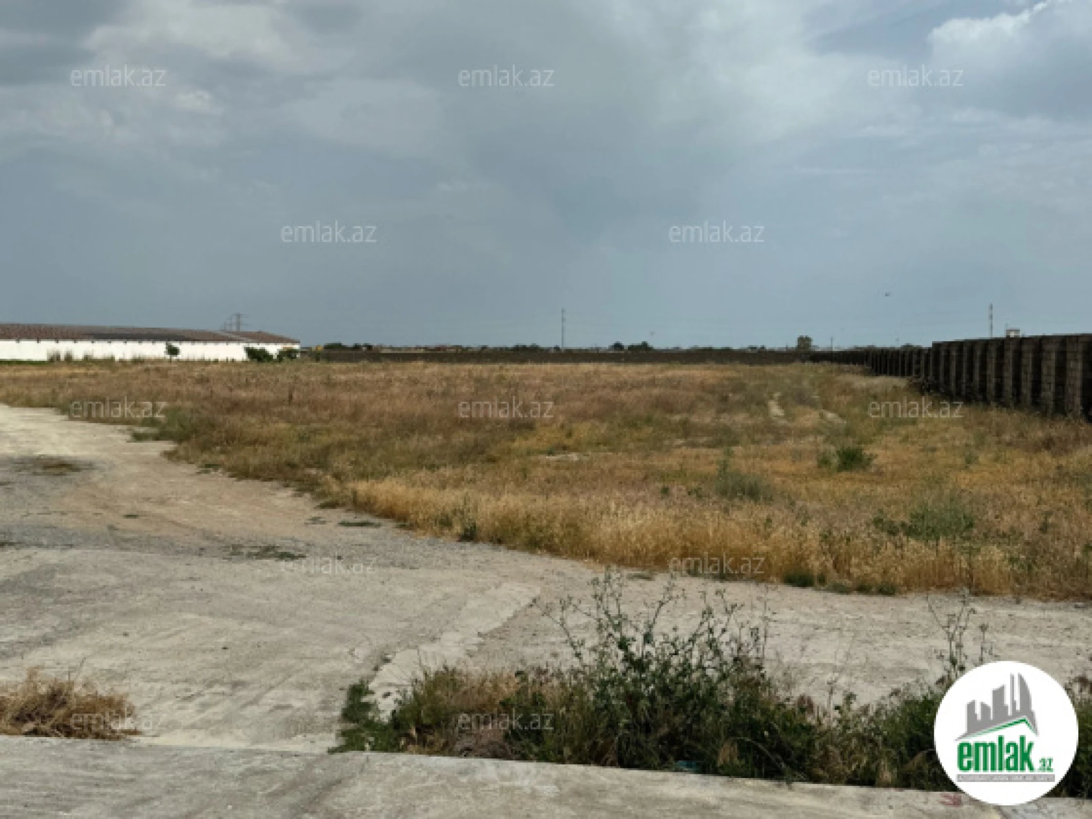 Satılır 5 otaqlı obyekt 2200 m²