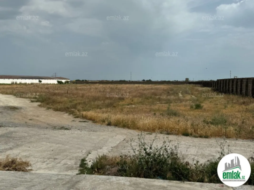 Satılır 5 otaqlı obyekt 2200 m²