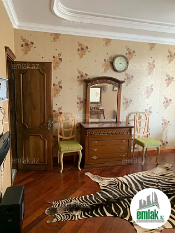 Satılır 3 otaqlı yeni tikili 120 m²