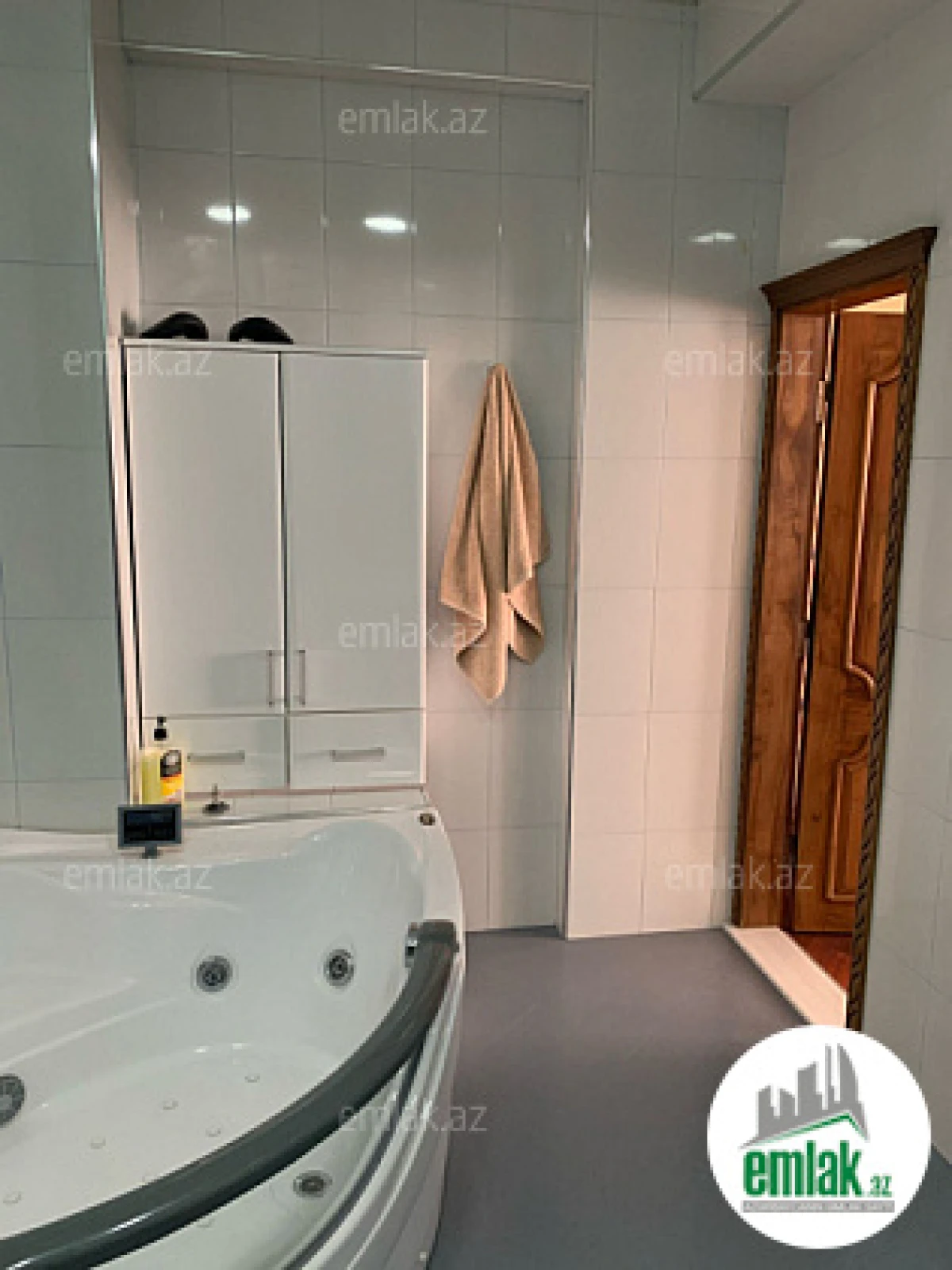 Satılır 3 otaqlı yeni tikili 120 m²