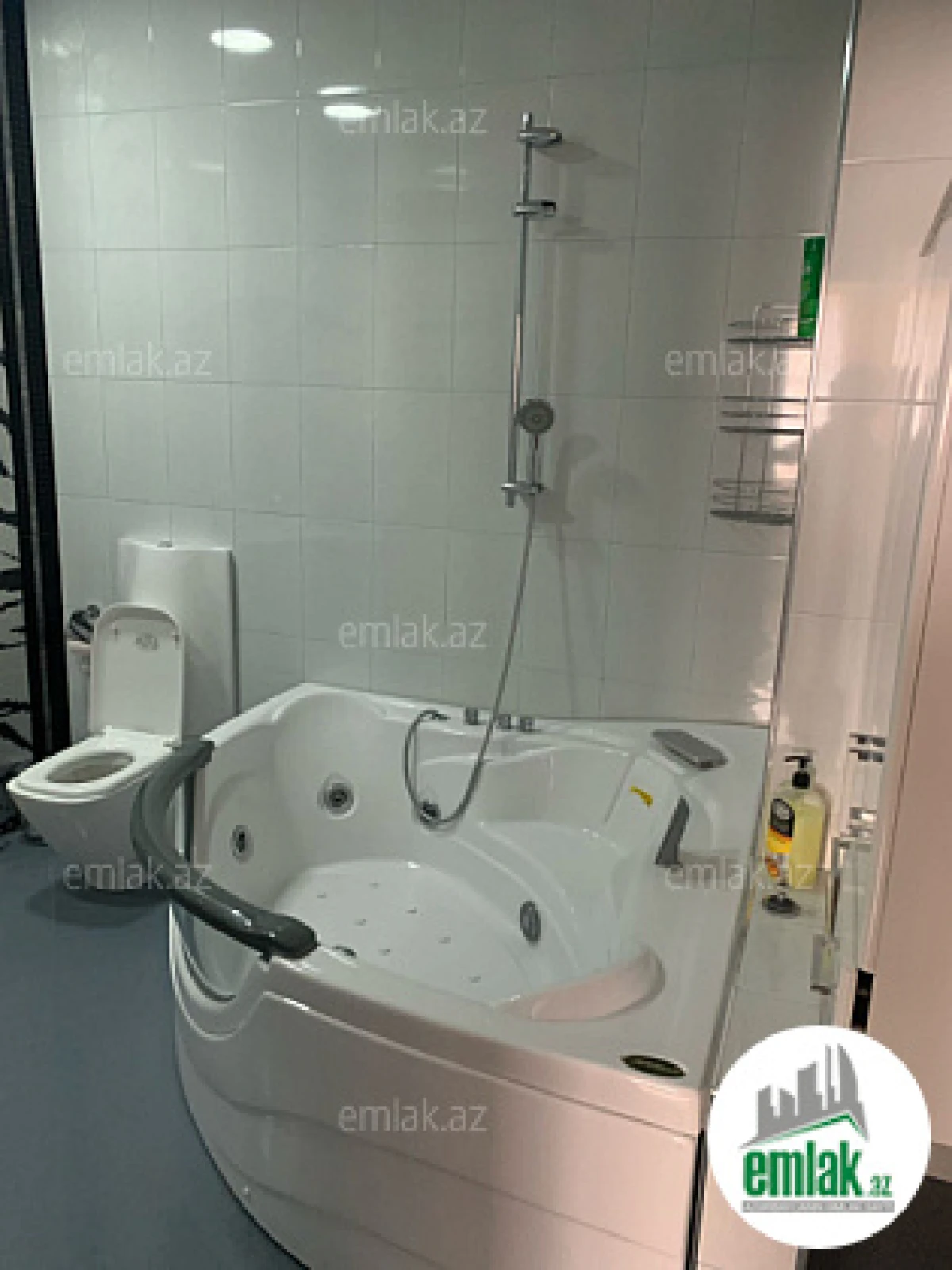 Satılır 3 otaqlı yeni tikili 120 m²