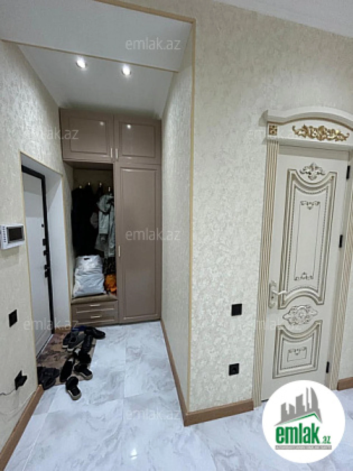 Satılır 3 otaqlı yeni tikili 147 m²