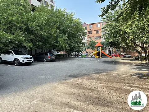 Satılır 3 otaqlı köhnə tikili 70 m²