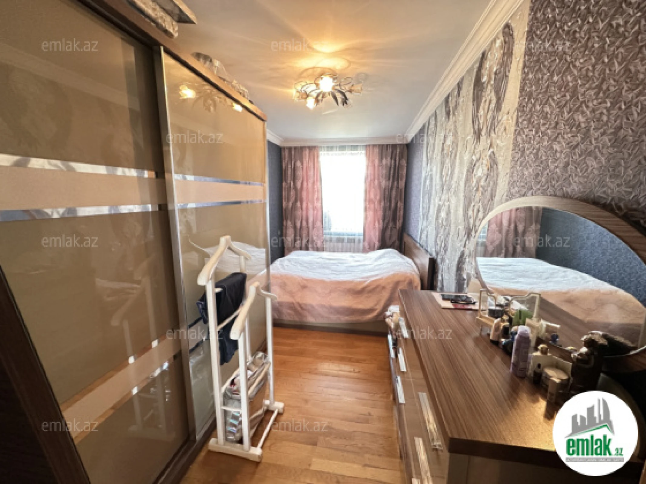 Satılır 3 otaqlı köhnə tikili 70 m²