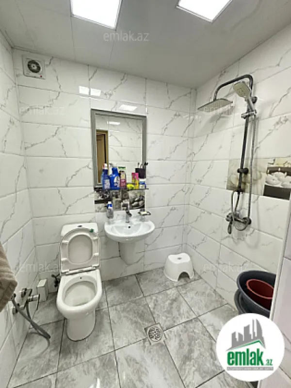 Satılır 3 otaqlı köhnə tikili 70 m²