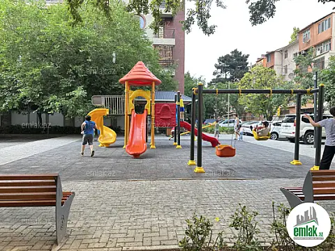 Satılır 3 otaqlı köhnə tikili 70 m²