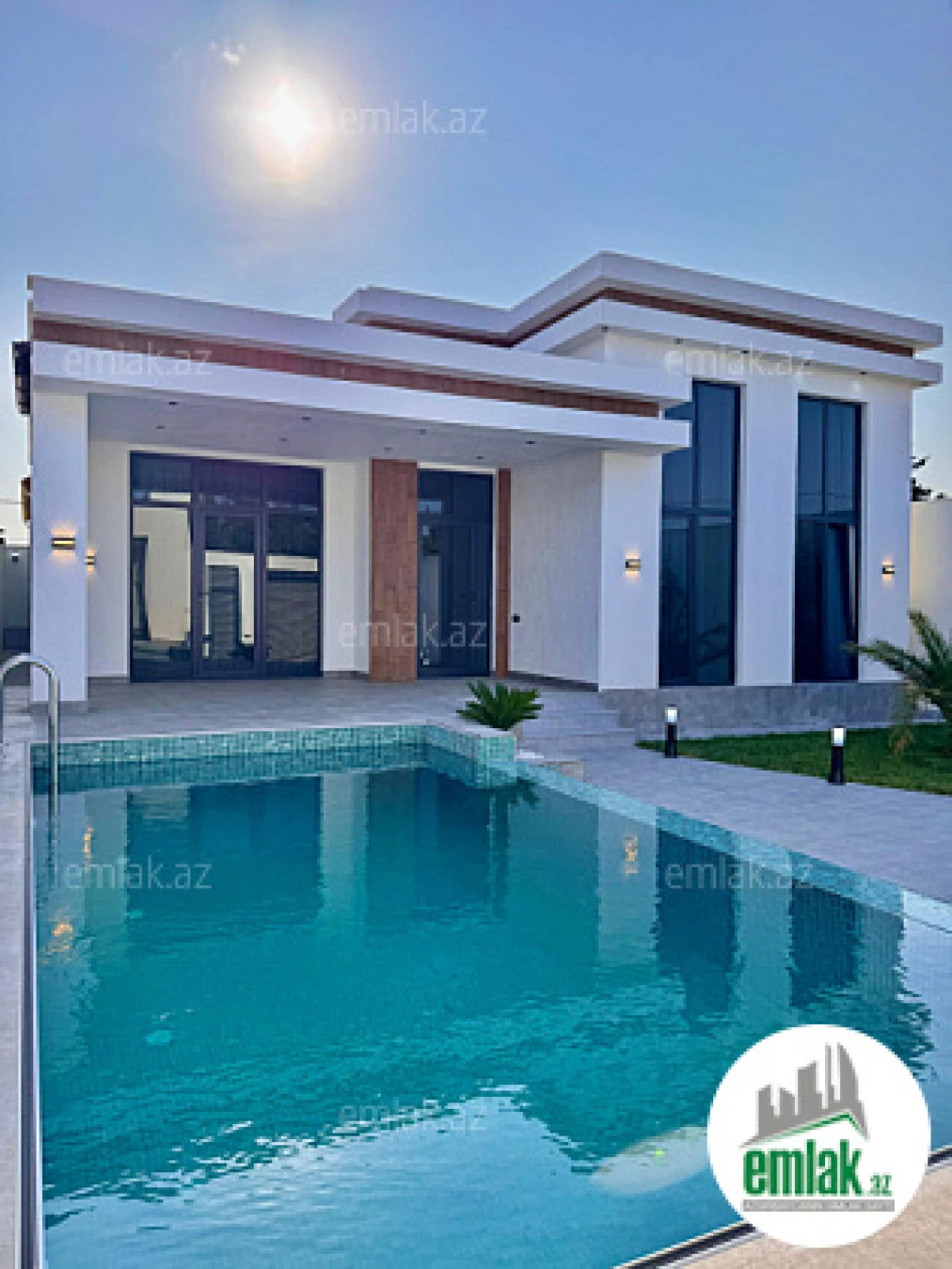 Satılır 4 otaqlı mənzil 160 m²