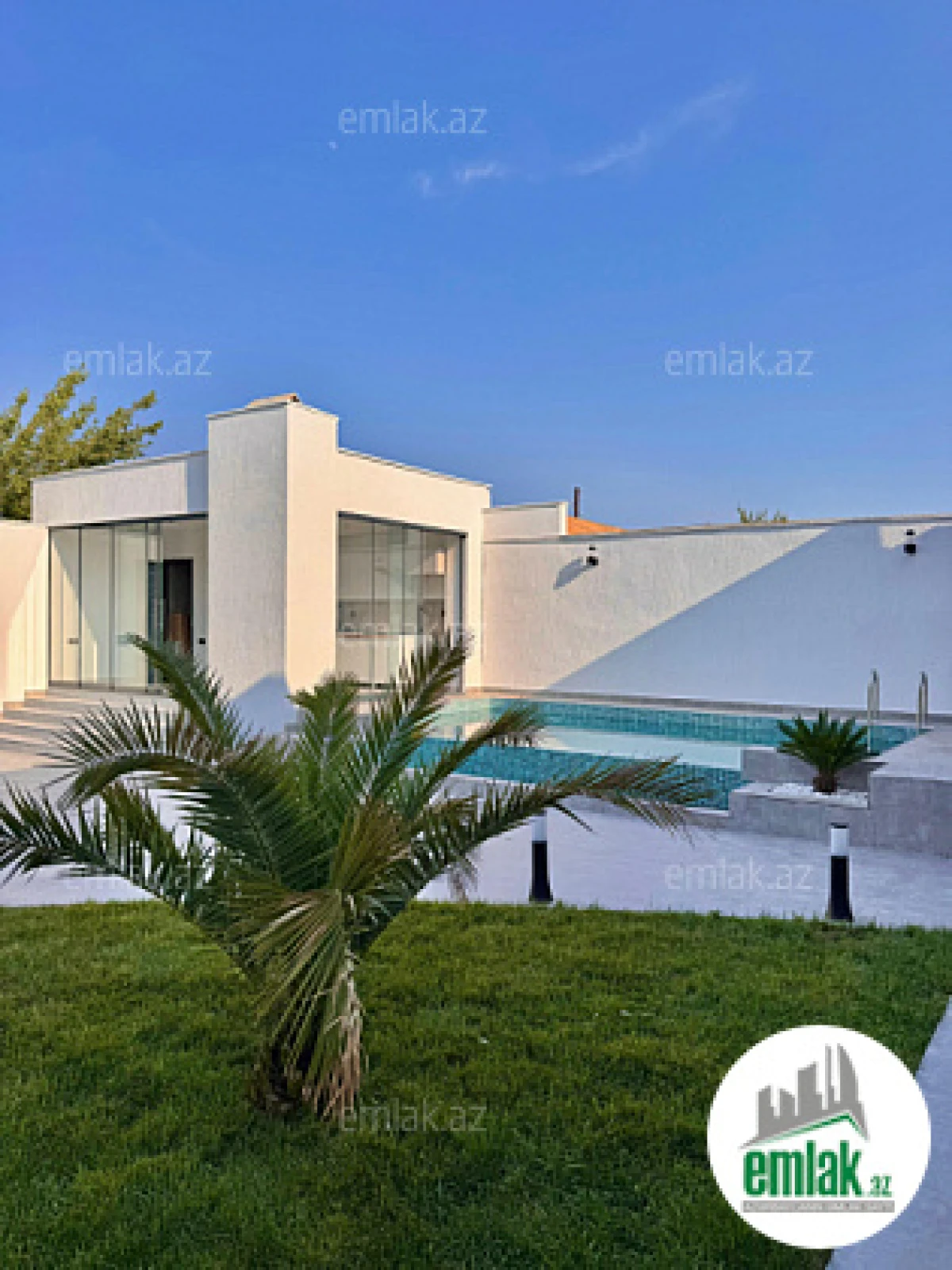 Satılır 4 otaqlı mənzil 160 m²