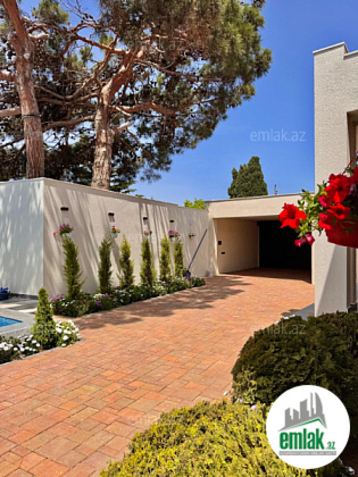 Satılır 4 otaqlı mənzil 170 m²