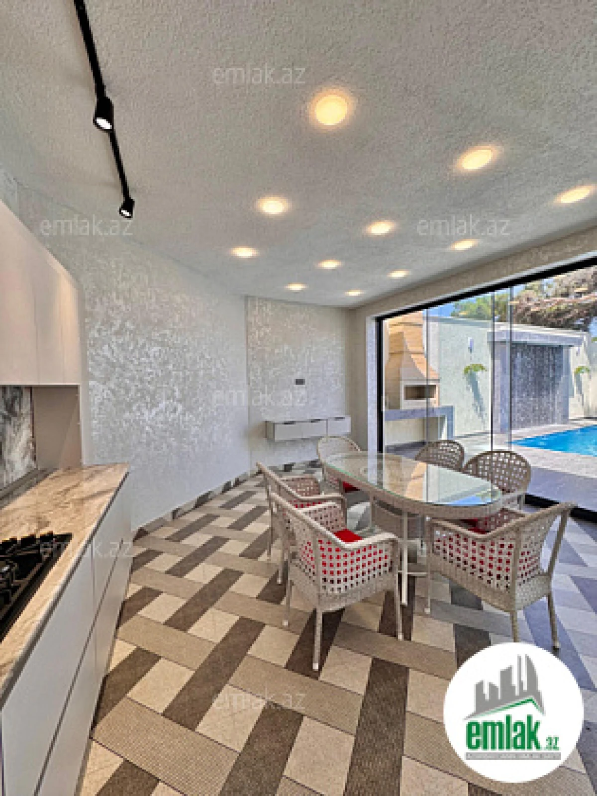 Satılır 4 otaqlı mənzil 170 m²