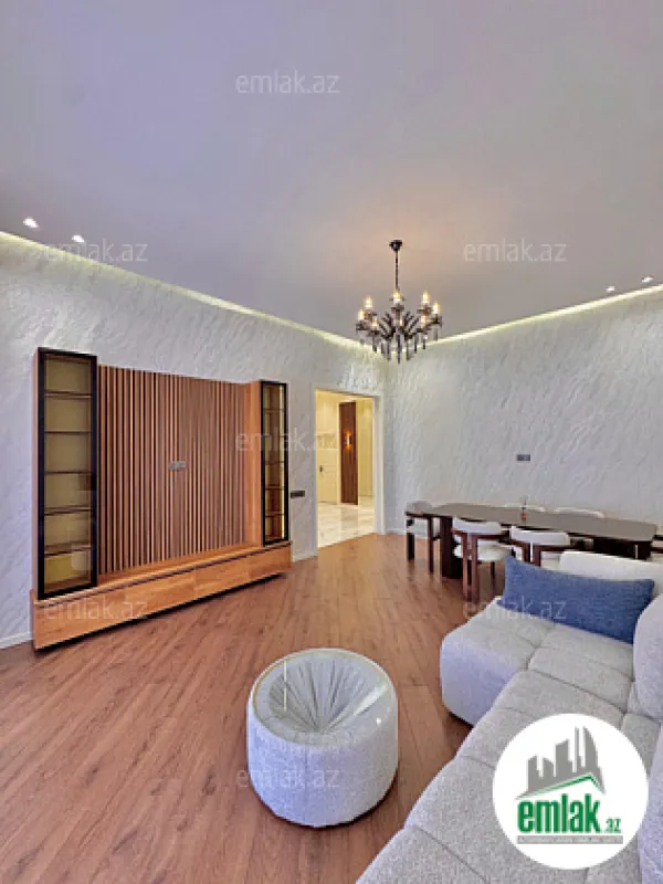 Satılır 4 otaqlı mənzil 170 m²