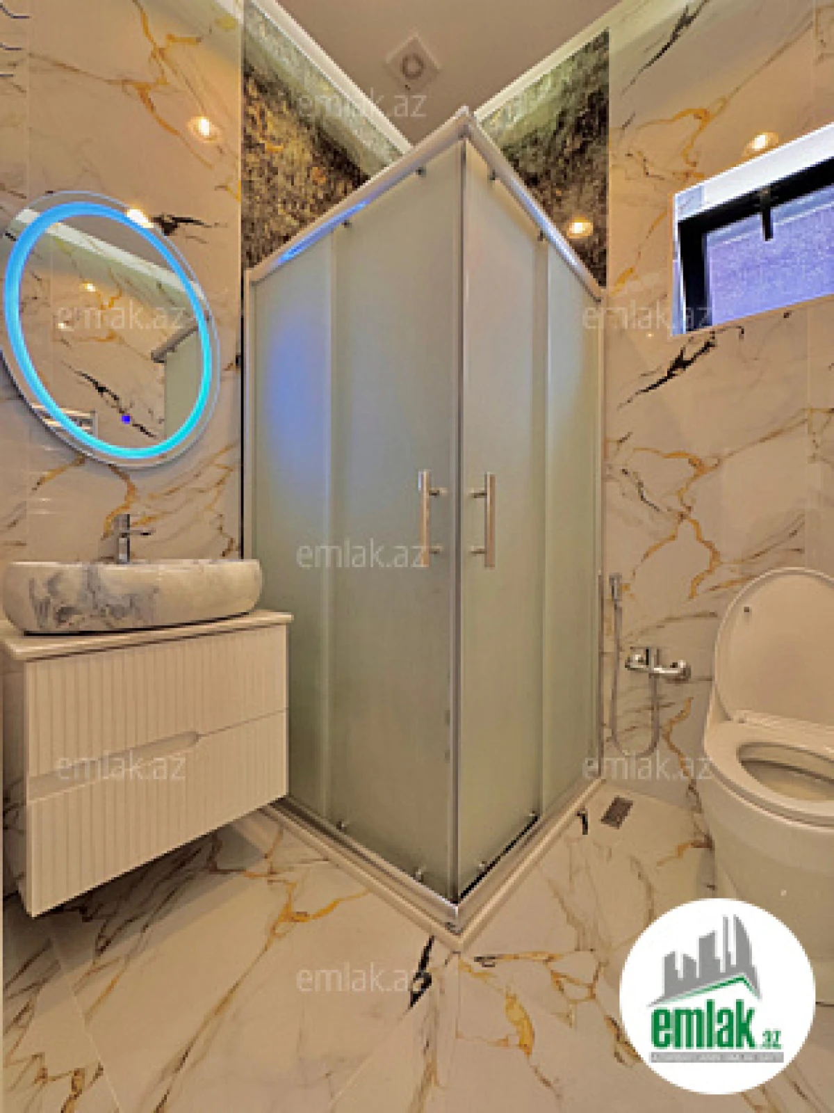 Satılır 4 otaqlı mənzil 170 m²